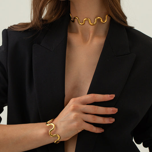 Personality Temperament And High-end 18k Gold-plated Stainless Steel Wave Pull-out Necklace