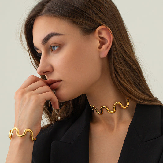 Personality Temperament And High-end 18k Gold-plated Stainless Steel Wave Pull-out Necklace