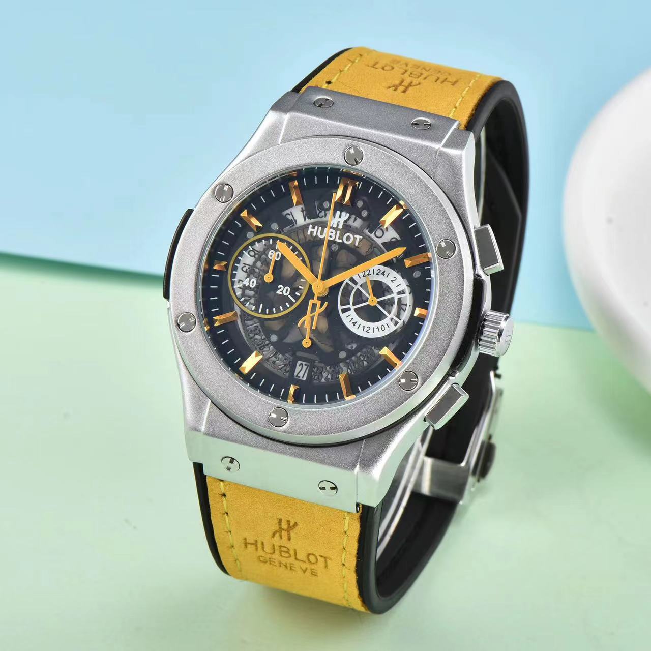 European Men&amp;#039;s Quartz Multi-functional Six-pin Sweep Second Calendar Watch