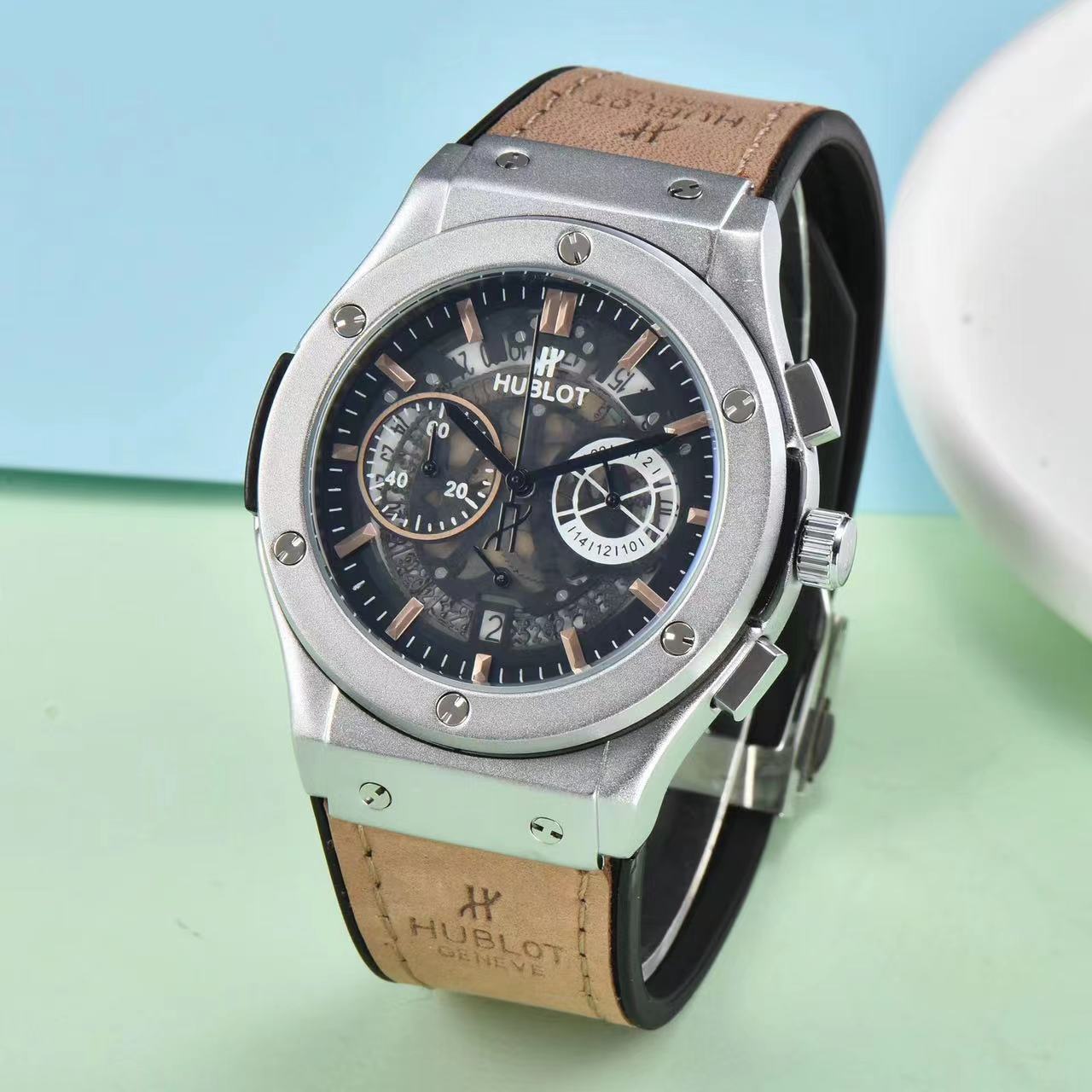 European Men&amp;#039;s Quartz Multi-functional Six-pin Sweep Second Calendar Watch