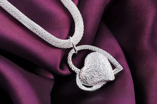 New Shelves Korean Fashion Boutique Jewelry Silver Mesh Chain Heart Necklace